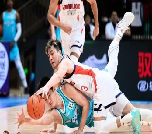 前行无畏丨CBA常规赛第二十三轮第一阶段收官站客场负于青岛