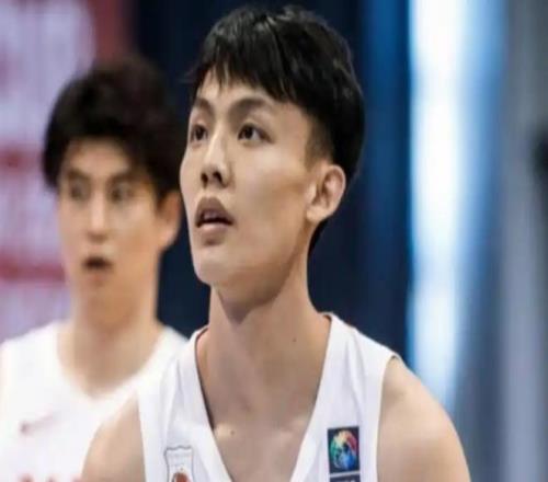 官宣！中国男篮大名单出炉，广东三人入选，周琦缺席，庞峥麟惊喜