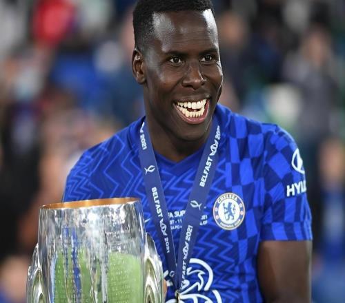 憋出王炸！泰山引援目标浮现：前切尔西主力中卫祖马，争冠有保障