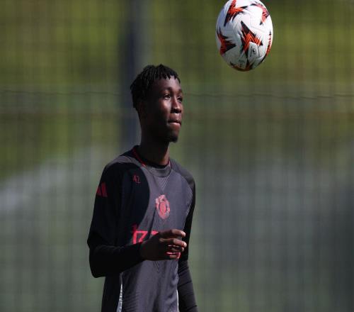 曼联中场新希望！外租19岁新星获重用，控球+抢断能力出众