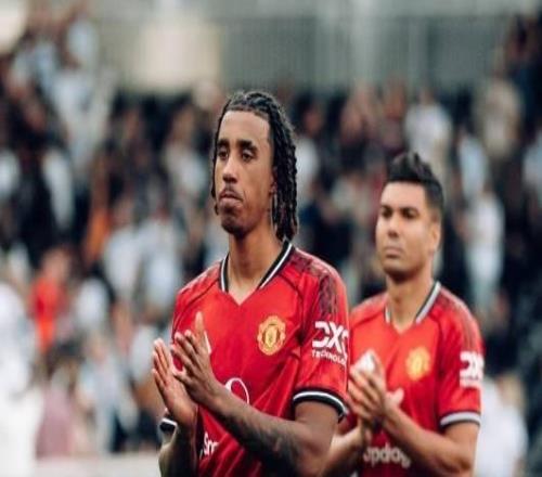 邮报：约罗已入选曼联对西汉姆联的阵容，他在球队酒店里