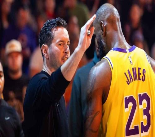 勒布朗詹姆斯用雷霆的对比狠狠地批评湖人，指出与冠军的差距