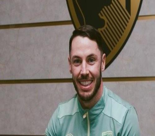 官方：伯恩茅斯与34岁队长亚当史密斯续约至2027年