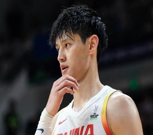 曾凡博无缘世预赛原因：膝盖严重积水并软骨磨损战日本曾13+4帽