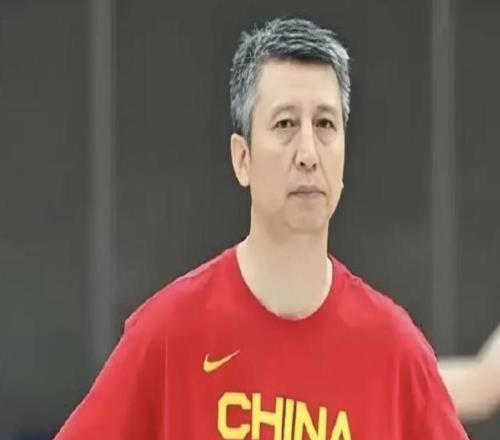 媒体人：郭士强执教男篮后坚持两原则，营造困难氛围&拒绝采访