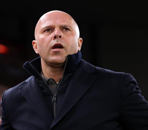 半场射门数2比12，利物浦创最差纪录，球迷：中场就该解雇斯洛特