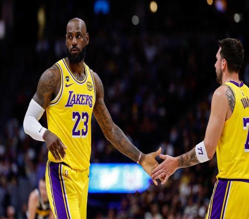 有意思，勇士队格林评估了由詹姆斯和东契奇领衔的湖人队夺冠前景