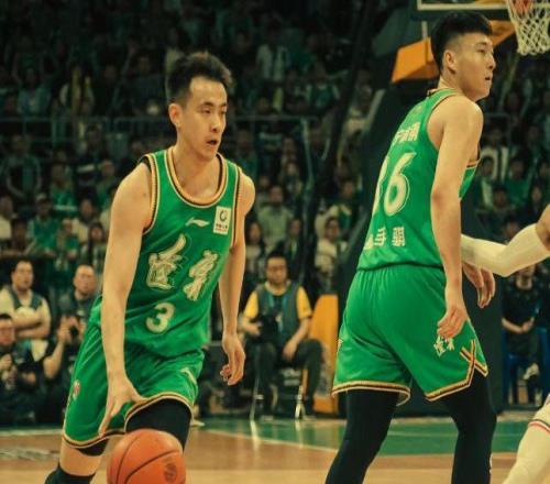 赵继伟3+3！鄢手骐哈维均0分,莫兰德7+8,布罗金顿8+4,辽篮落后7分