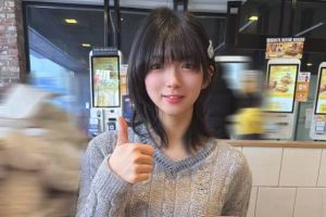 Faker的影响力！日本声优麦当劳就餐晒同款标志性动作