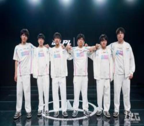 是阿Bin吗LPL爆料人：blg有个选手肯定离队，还有个极大概率离队