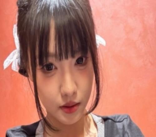 主持周敢敢分享照片：第一次现场主持，开心