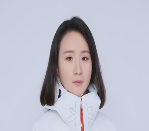 信心之战！李方慧世界杯夺冠，剑指米兰冬奥会体坛面孔