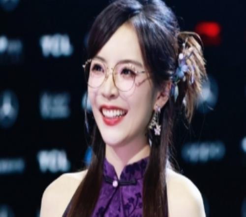 网友拍摄余霜工作照：“烟光凝而暮山紫”紫气东来福星降临