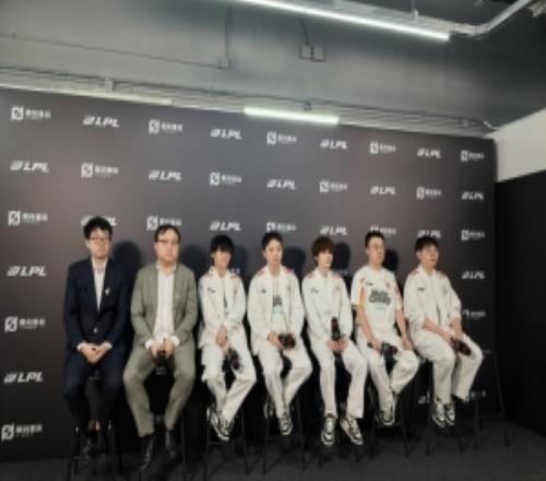 WBG赛后群访Xiaohu：前期运营好一点失误少一点选主动的阵容
