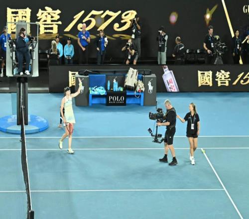 莱巴顶住赛末惊魂重返澳网决赛，三年后再战萨巴点出决赛一关键