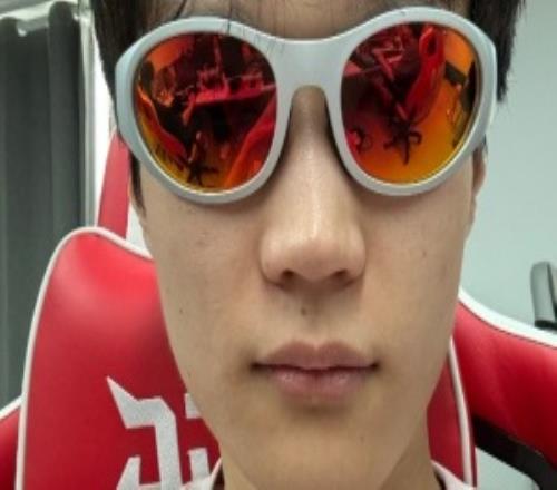 也是闲的疑似Shanks与icon等人在直播间与网友“对线”辩论陪酒文化