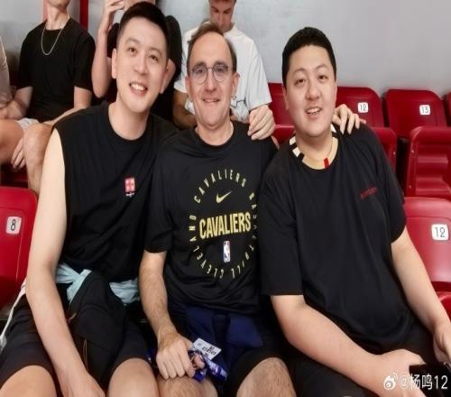 杨鸣现场观战给杨瀚森助阵：没有考察、只有助威的一场比赛