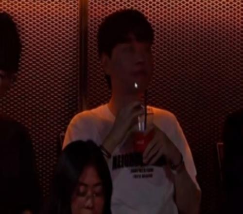 许久不见！Nuguri和PawN来到了现场观看HLE对阵KT
