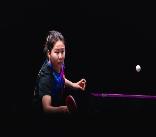 40横扫蒯曼进决赛！中国女乒28岁王牌再闪耀：对决朱雨玲冲冠