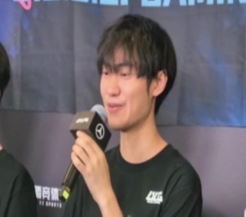 Knight：能五连冠一是状态保持好二是每个队都有拿冠军的队友