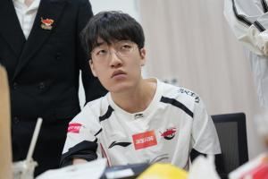 Tarzan赛后通宵Rank打野杰斯打出13620的华丽战绩