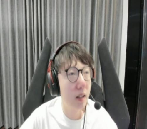 Mlxg：陪玩想接又不想接！我又贵又不是顶尖那批陪玩，性价比不高