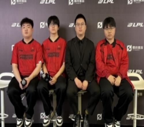 FPX赛后群访教练：要调整边线回合和资源团的取舍问题