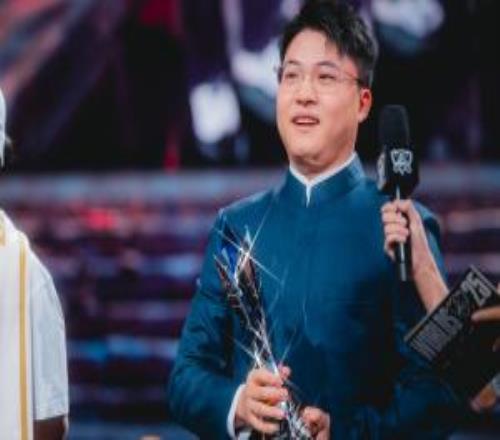 朱开：Uzi复出伟大不复出合情合理！没人能拦着他也没人能强迫他