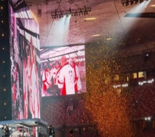 AL经理爱笑：第一支在鸟巢夺冠的中国战队！恭喜成都AG超玩会！