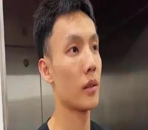 媒体人：亚洲杯首战徐杰和张宁在场边观战，今日启程回国