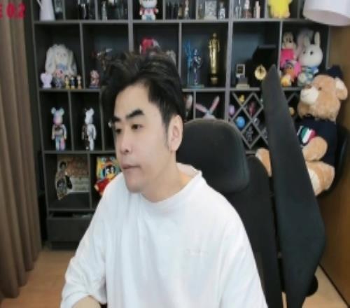 不会全华班内战吧朱开：CFO打BLG怎么说看看谁是最强全华班