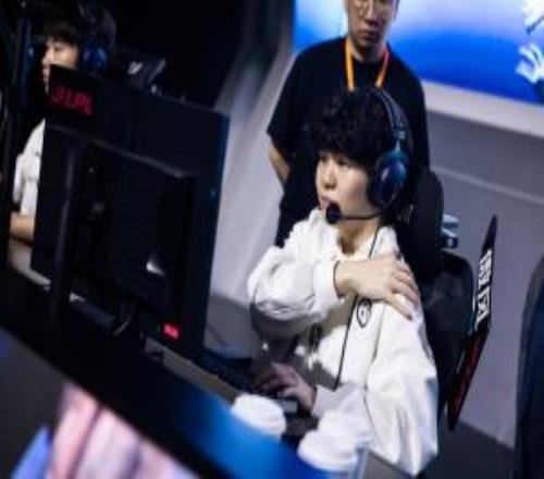 今晚能救赎么Rookie韩服排位训练至凌晨4点：生死战将直面Scout