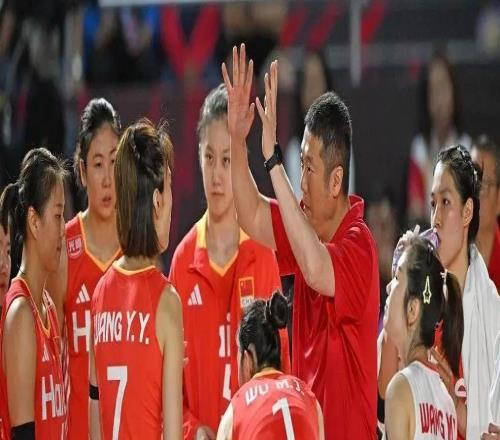 世锦赛小组赛三连胜晋级中国女排越打越自信