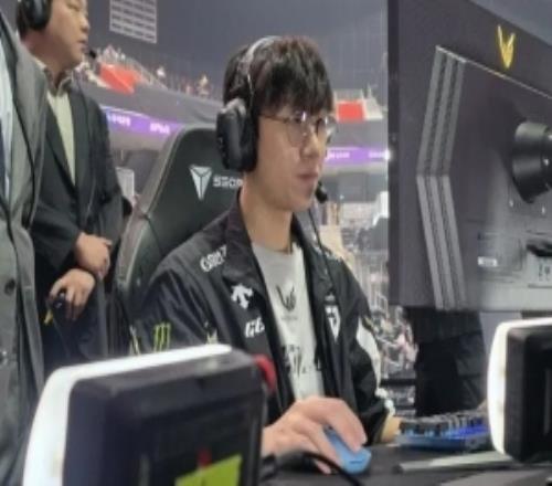 Ruler：在中国参赛非常开心且美食众多，会朝着冠军的目标奋进