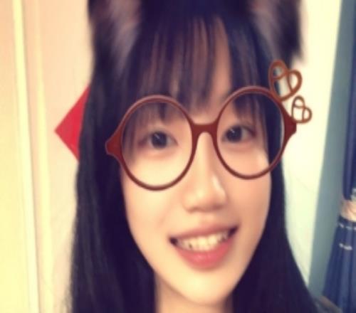 LPL主持人十月晒照：最近低帧率生活很开心哦