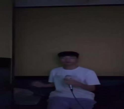 Doran拿下职业生涯首冠，赛后粉丝们在Doran唱歌视频下方狂刷