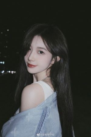 抖音网红“人字拖”跨年夜官宣恋情网友发现其女友疑似为Meiko前女友