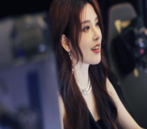 泽元余霜夫妻输嘛了！最佳主持希然领先20万票最佳解说Rita小幅度领先