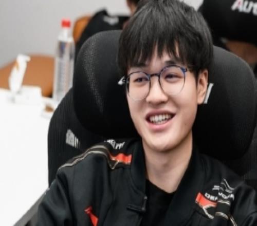 久违的笑容JDG发布战胜FPX返图：行则将至