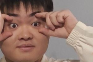 IG晒照：请查收一个Jwei表情包四连有没有适配的文字呀