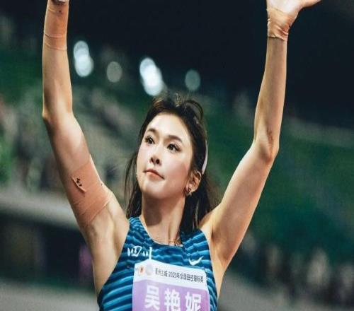 吴艳妮社媒：我的第六个全锦赛冠军，给我点时间，我会归来