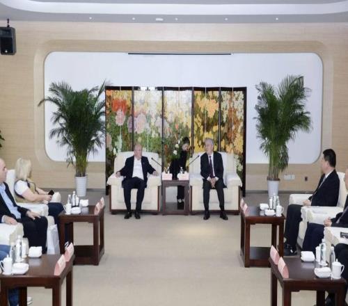 南京马拉松鸣枪，希腊马拉松市政府代表团来访