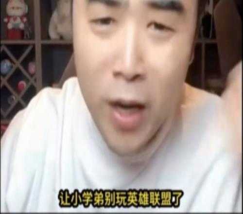 朱开锐评Scout：JDG让小学弟休息吧别玩LOL了把二队中单提上来！