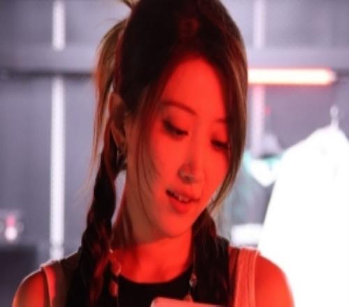 无畏契约主持唯嘉分享第一周工作照：第二周没有工作，第三周再见