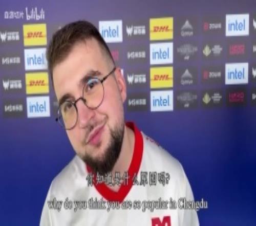 IEM成都奖品来了！Torzsi：我也不知道我为啥在成都这么有人气我只是喜欢表达情感