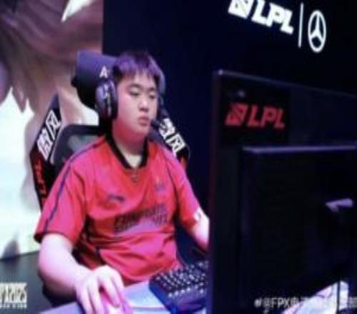 多次贡献亮眼表现的Jwei流拍！LPL队伍是不是更看重流量而非成绩