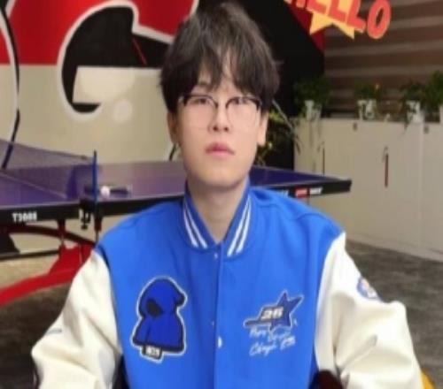 JDG发布动态：Vampire来报道啦带大家第一时间认识新兄弟