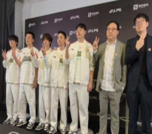 WBG赛后群访教练：要保持住拿到的优势最近的竞技状况给7分