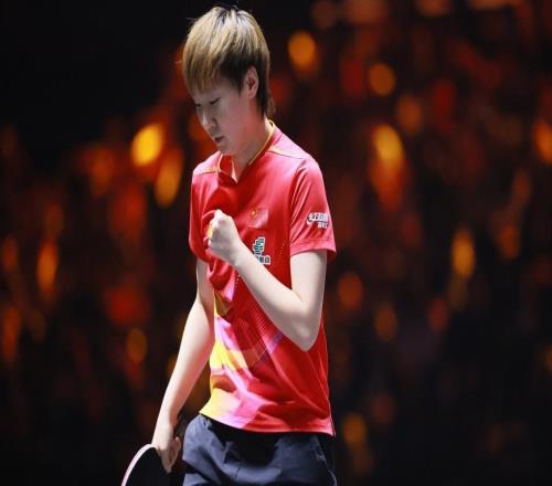 仍是日乒的“叹息之墙”！王曼昱横扫张本美和晋级大满贯四强