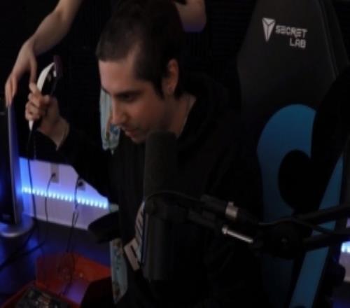 T1赢得六冠创造历史！一大波欧美主播赛前Flag成真纷纷直播剃光头